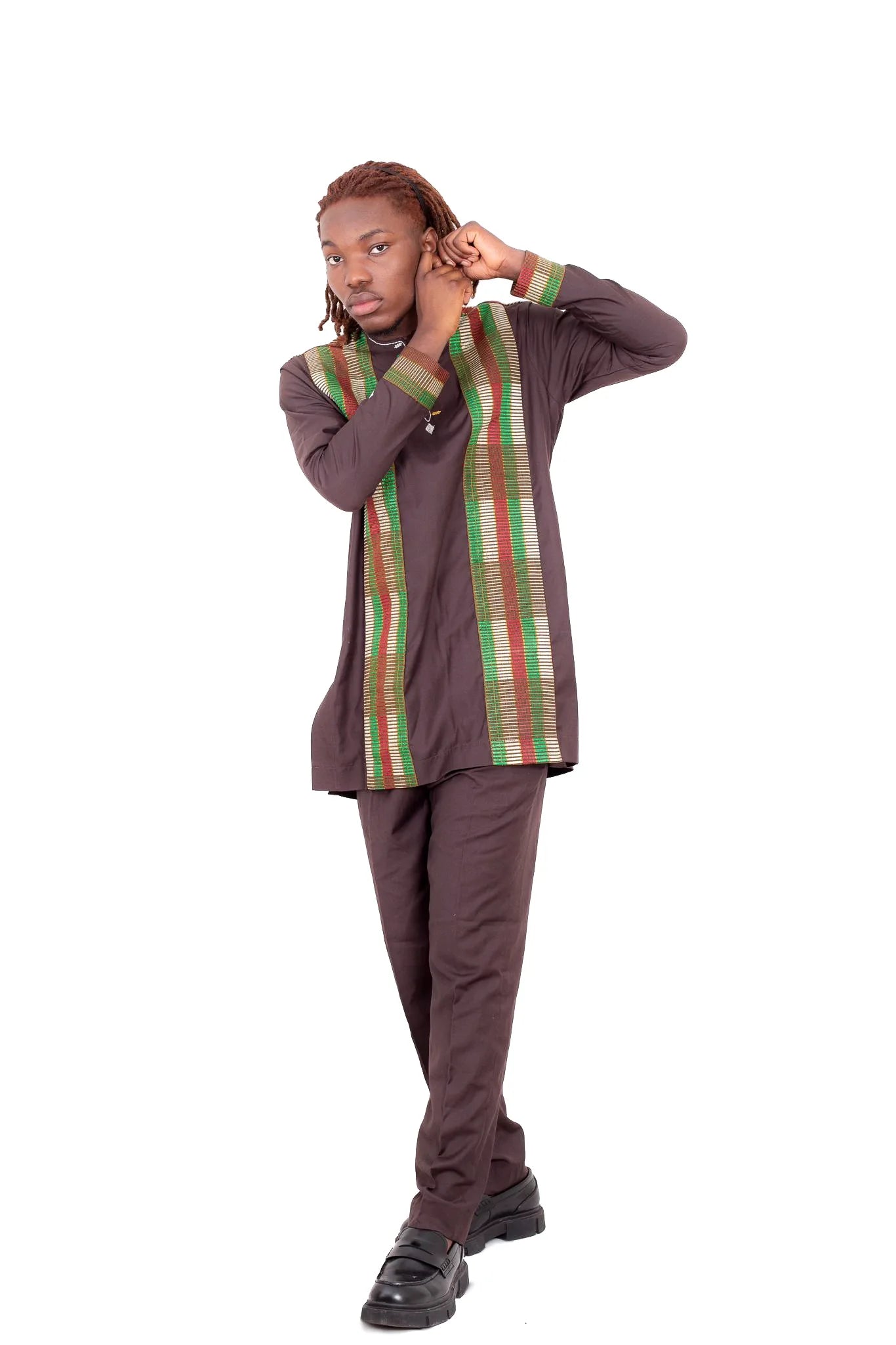 ensemble africain marron homme pagne kente togo